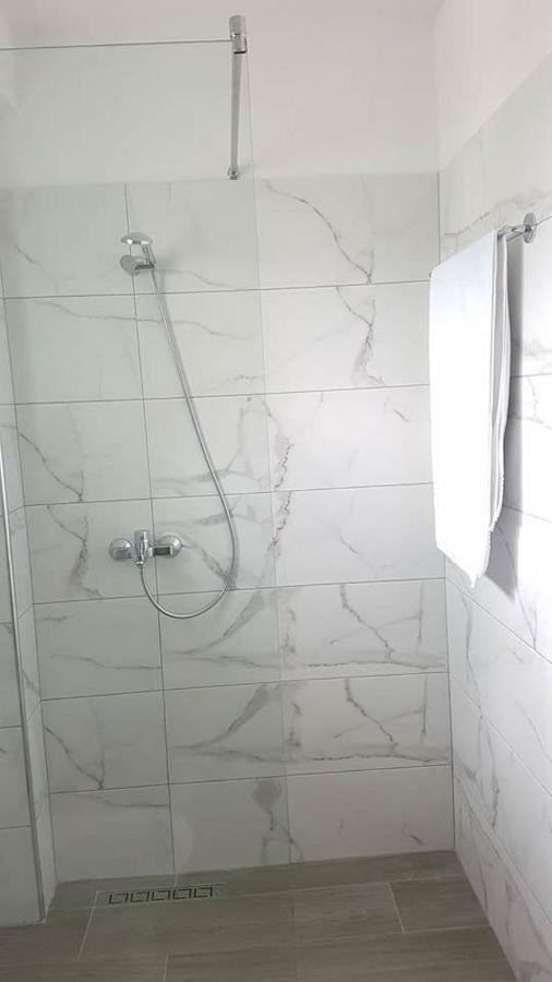 Stylish Seaview House Apartment Sarande Bagian luar foto