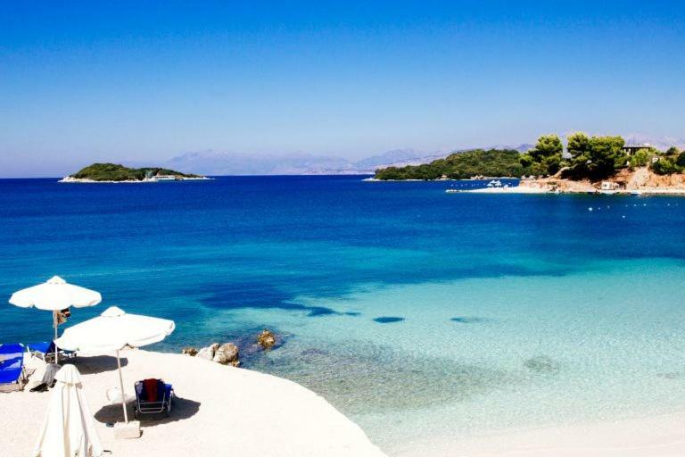 Stylish Seaview House Apartment Sarande Bagian luar foto